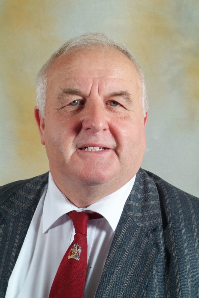 Other image for Tributes are paid to retiring councillors